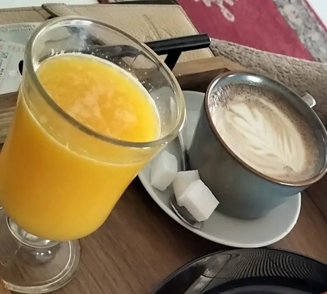 Cappuccino avec un dessin de lait